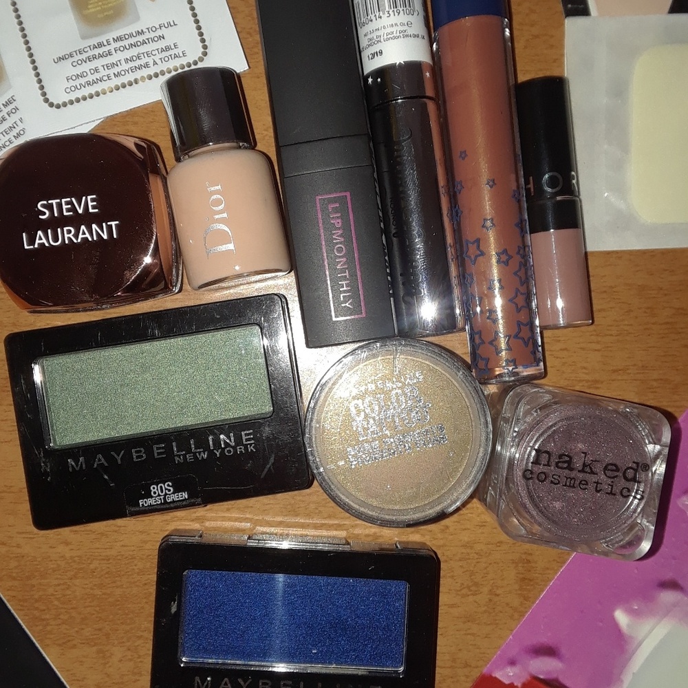 Makeup Lot - Picture 2 of 8